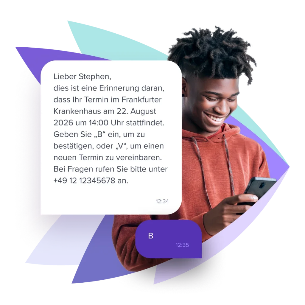 Mann best&auml;tigt per Smartphone einen Krankenhaustermin &uuml;ber eine SMS-Erinnerung.
